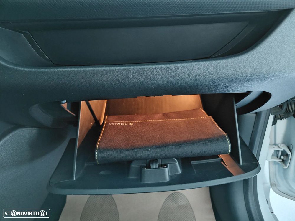 Renault Clio 1.5 DCi Van Iva Dedutível - 21