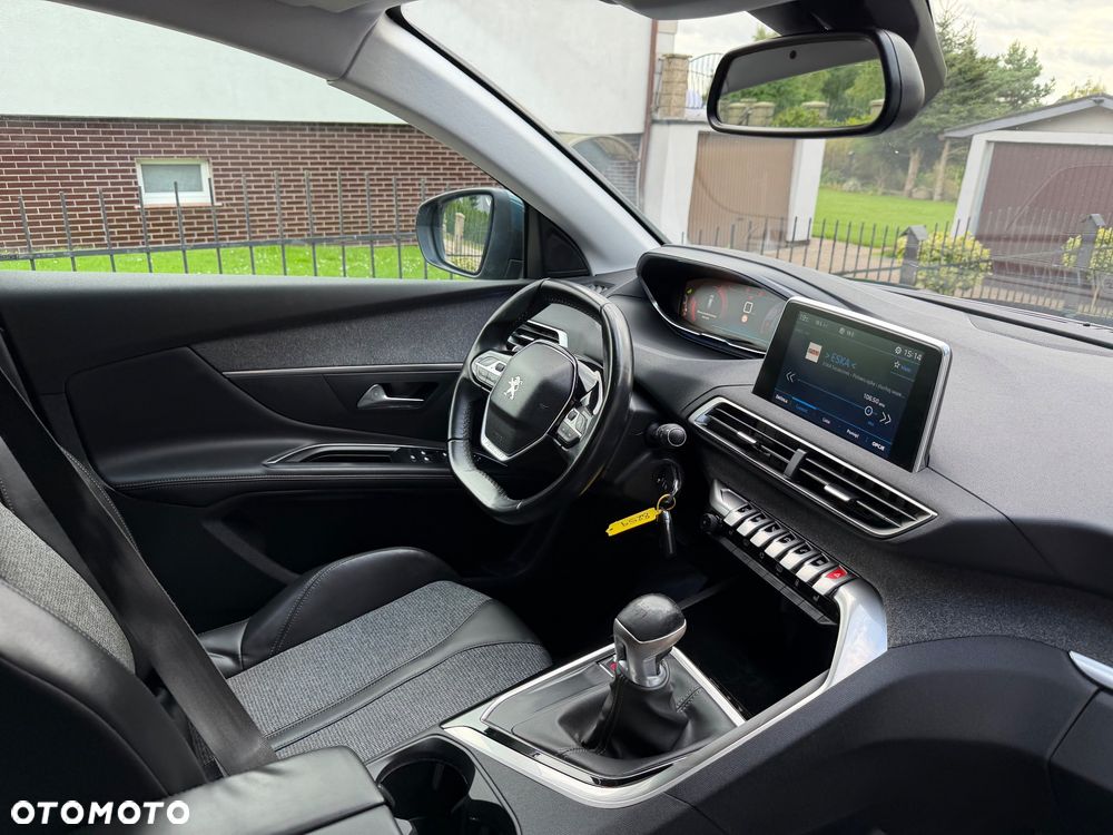 Peugeot 5008 1.5 BlueHDi Allure S&S - 18