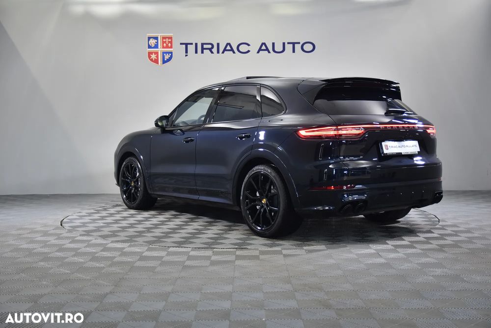 Porsche Cayenne Turbo - 4