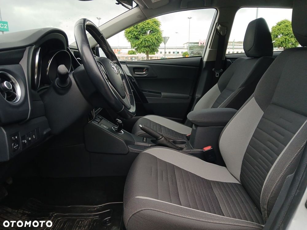 Toyota Auris Hybrid 135 Premium - 15