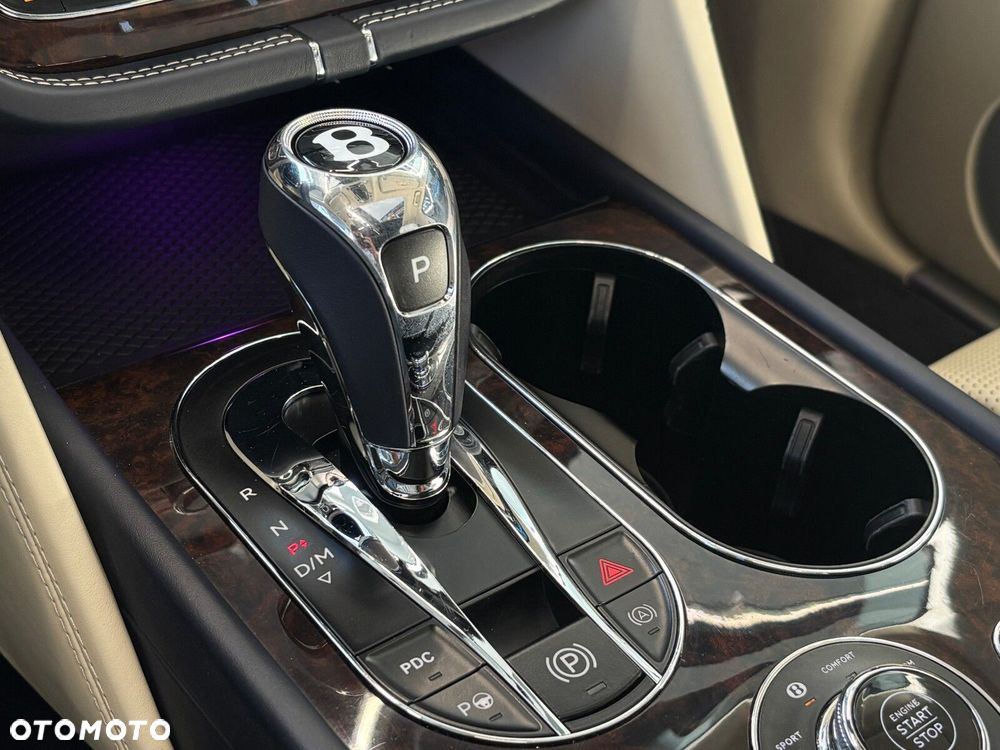 Bentley Bentayga - 32