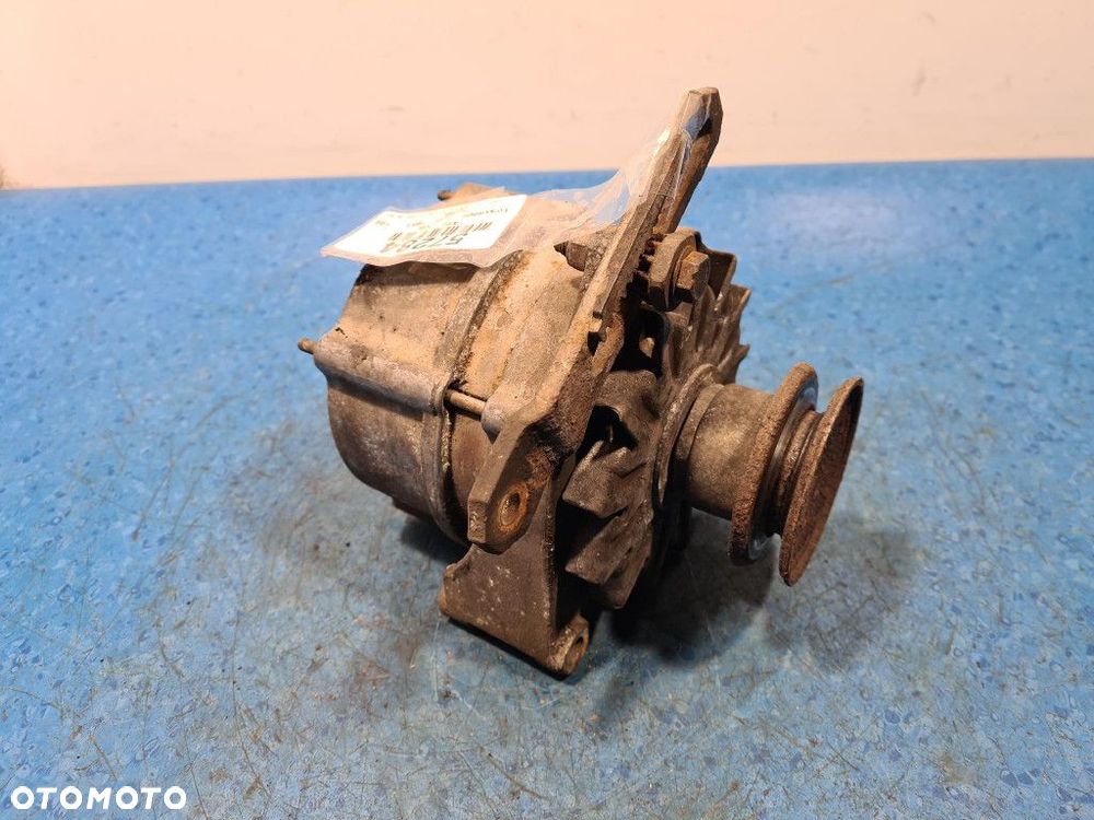 VOLKSWAGEN GOLF II 1.6B ALTERNATOR - 1