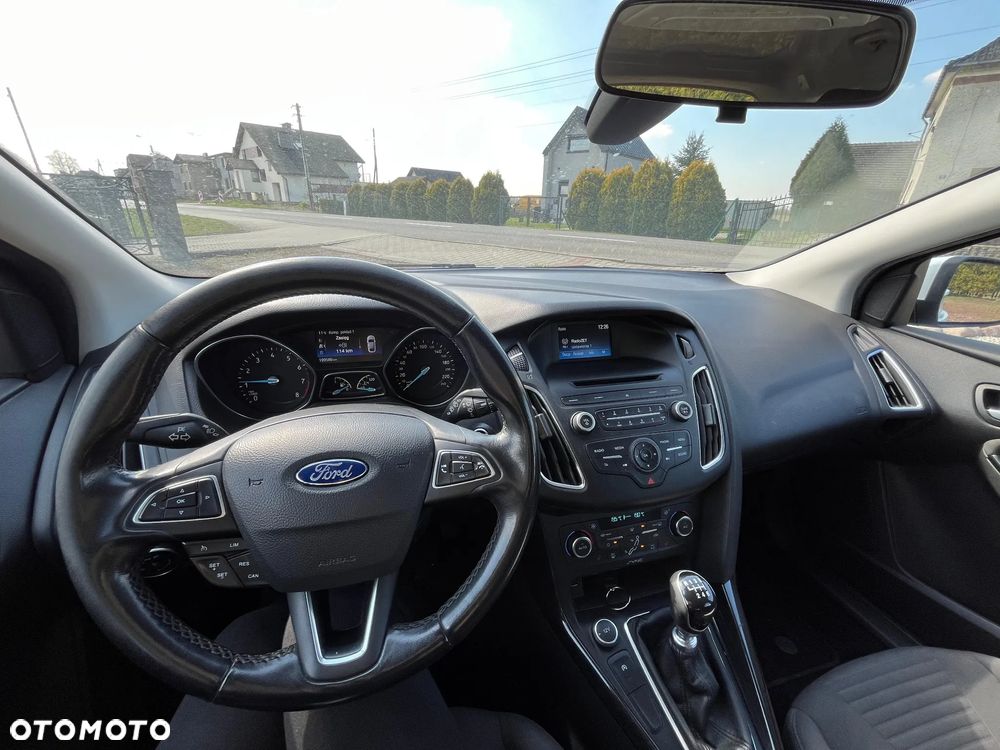 Ford Focus ver-1-5-ecoboost-start--stopp--system-sport - 9