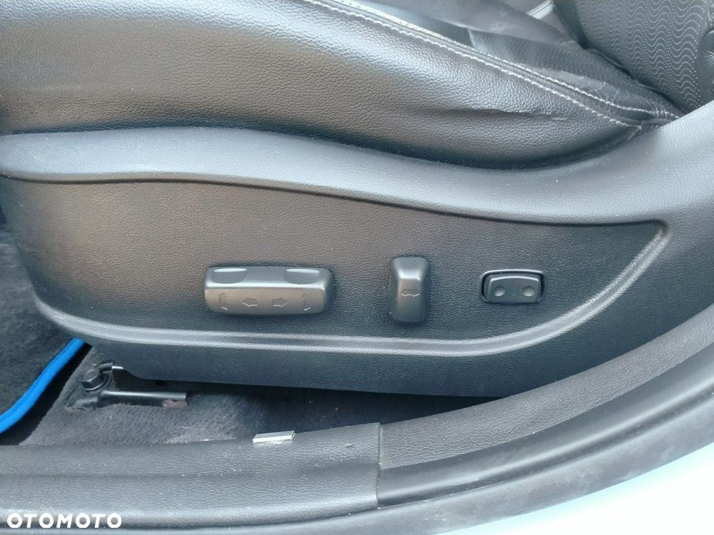 Hyundai Elantra - 17