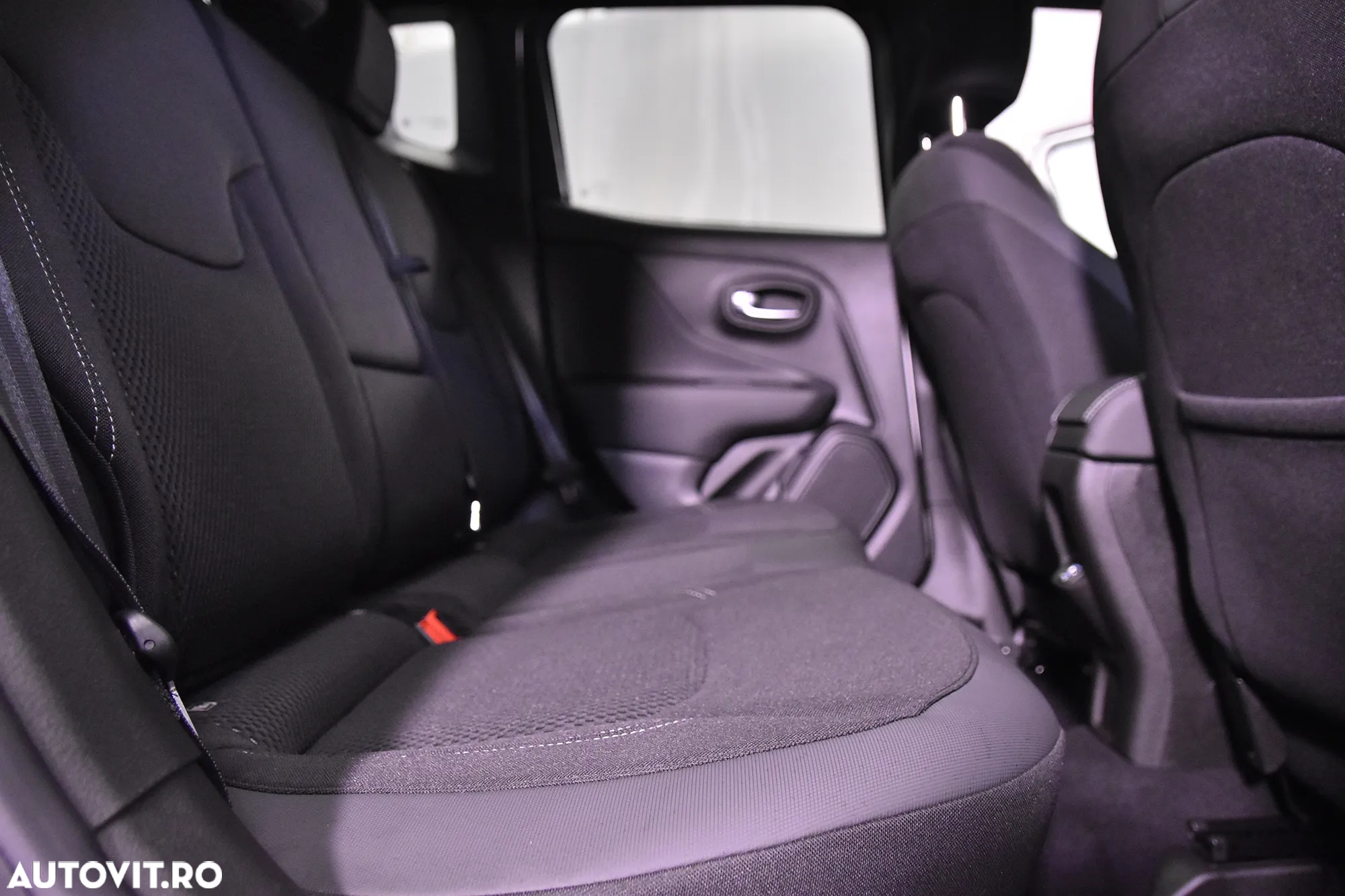 Jeep Renegade - 12