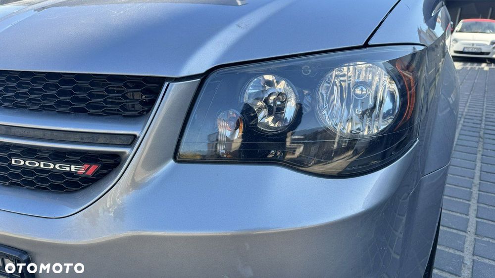 Dodge Grand Caravan - 34