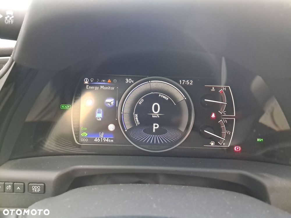 Lexus ES 300h Business Edition - 13