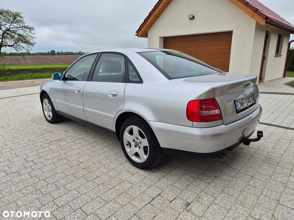 Audi A4 Limousine - 6