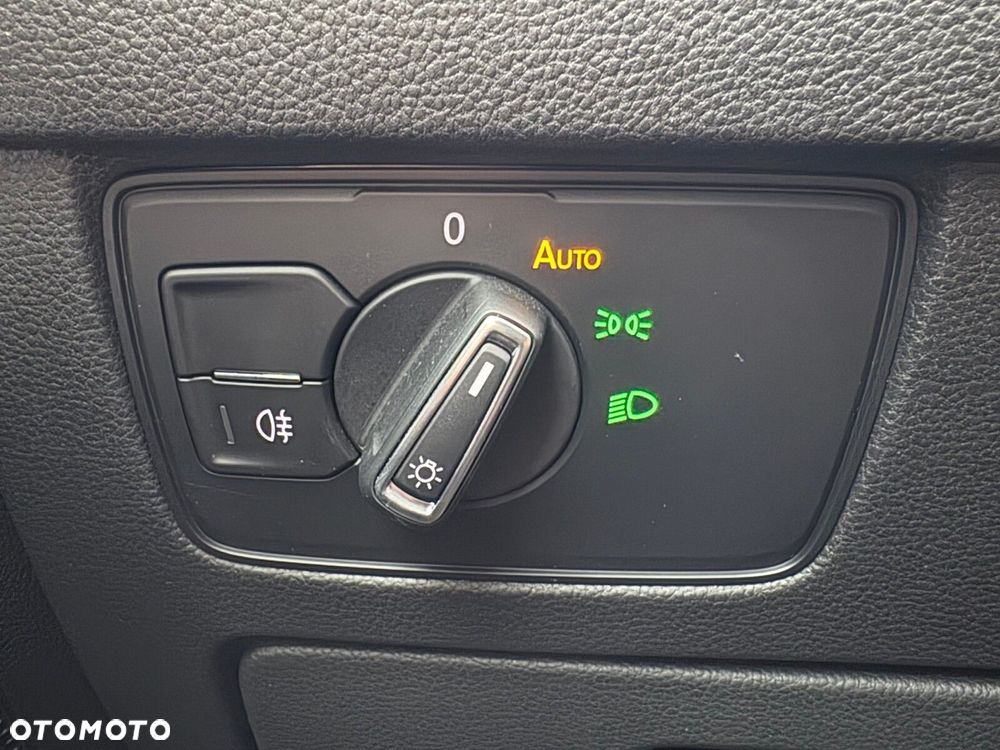 Volkswagen Passat Variant 2.0 TDI EVO Business DSG - 25
