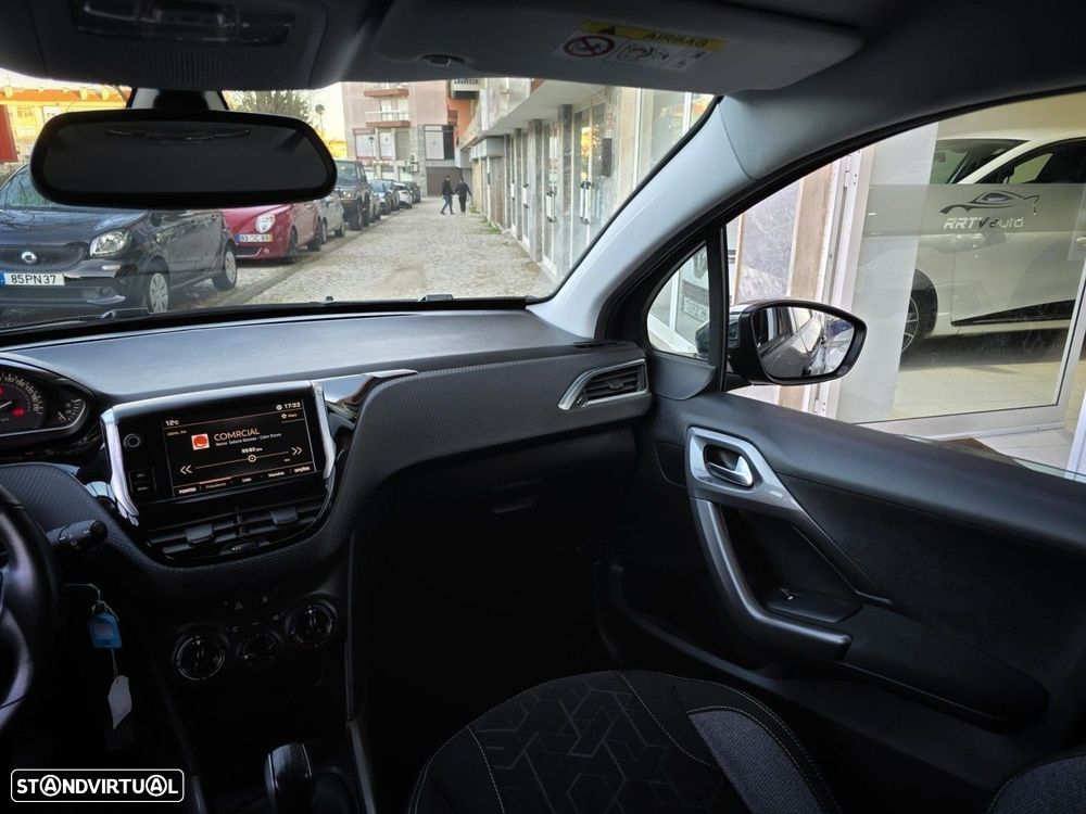 Peugeot 2008 1.2 PureTech Style - 18