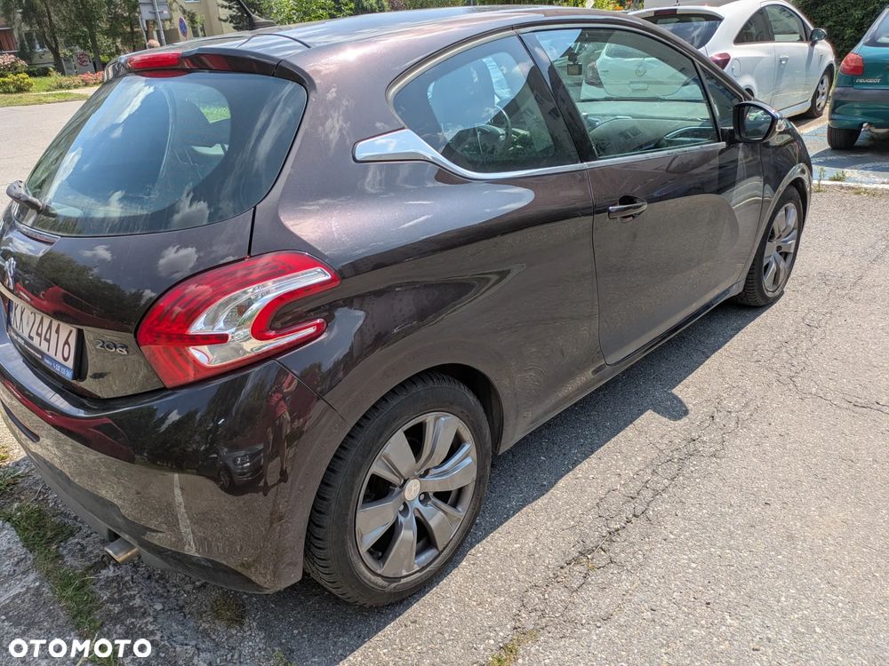 Peugeot 208 - 11
