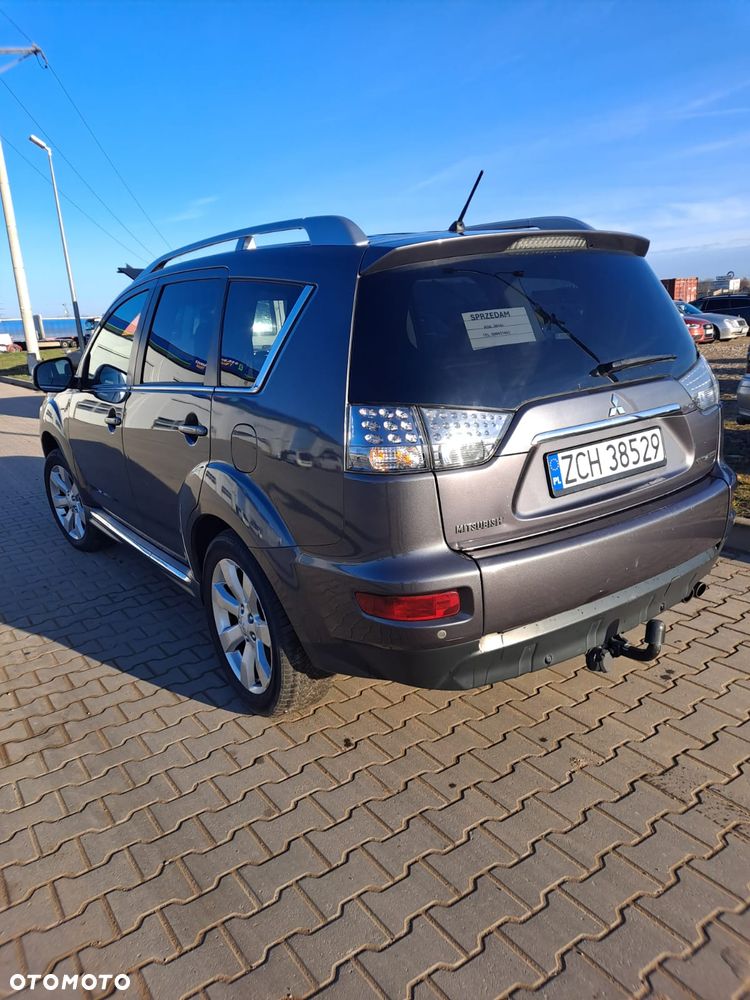 Mitsubishi Outlander - 7