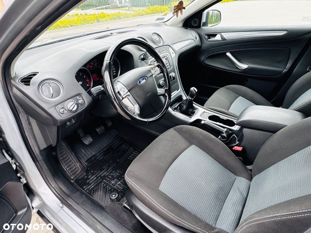 Ford Mondeo 1.6 Gold X - 11