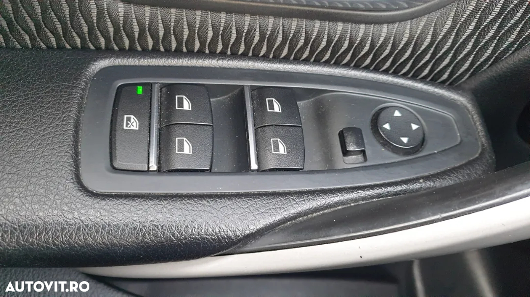 BMW Seria 3 318d xDrive Advantage - 32