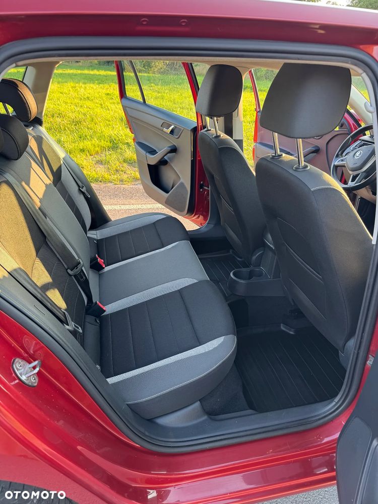 Skoda RAPID 1.2 TSI Ambition - 29