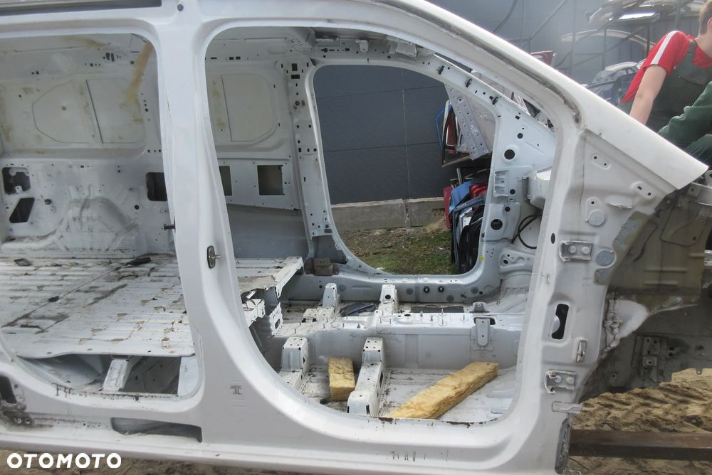 Citroen Berlingo IV K9 LONG 2018- słupek środkowy, błotniki tylne, podłużnica - 2