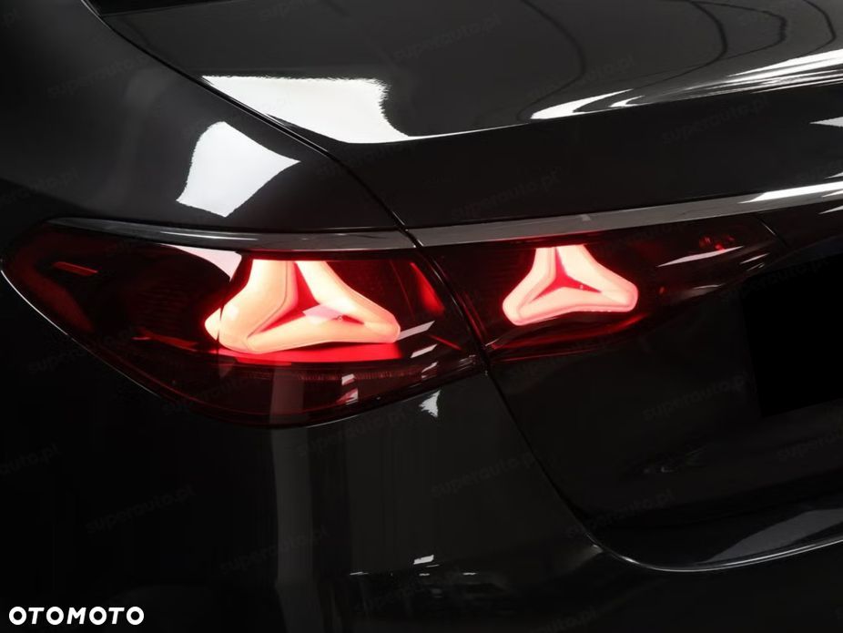 Mercedes-Benz Klasa E 220 d mHEV 4-Matic AMG 9G-Tronic - 19