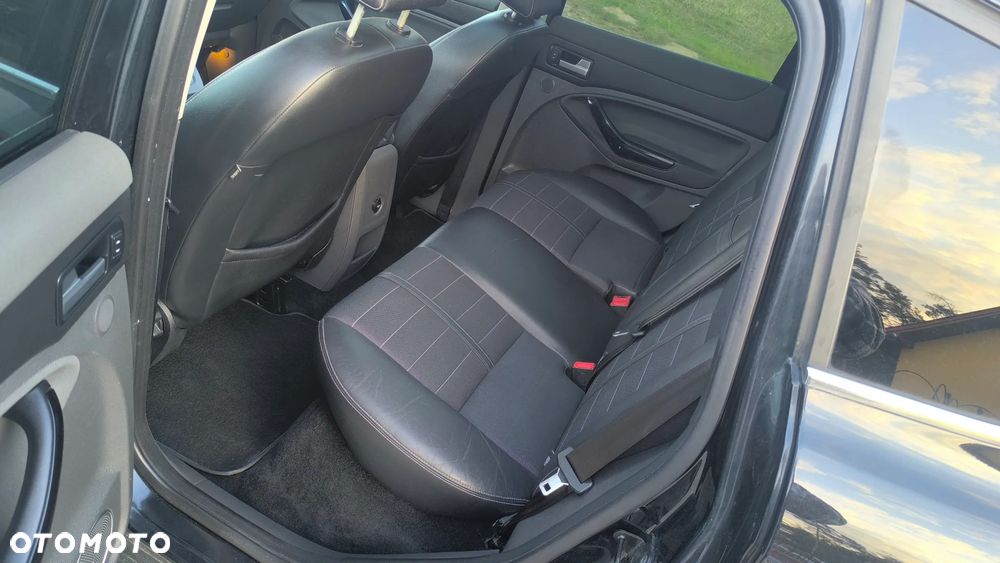 Ford Kuga 2.0 TDCi 4x4 Titanium - 8