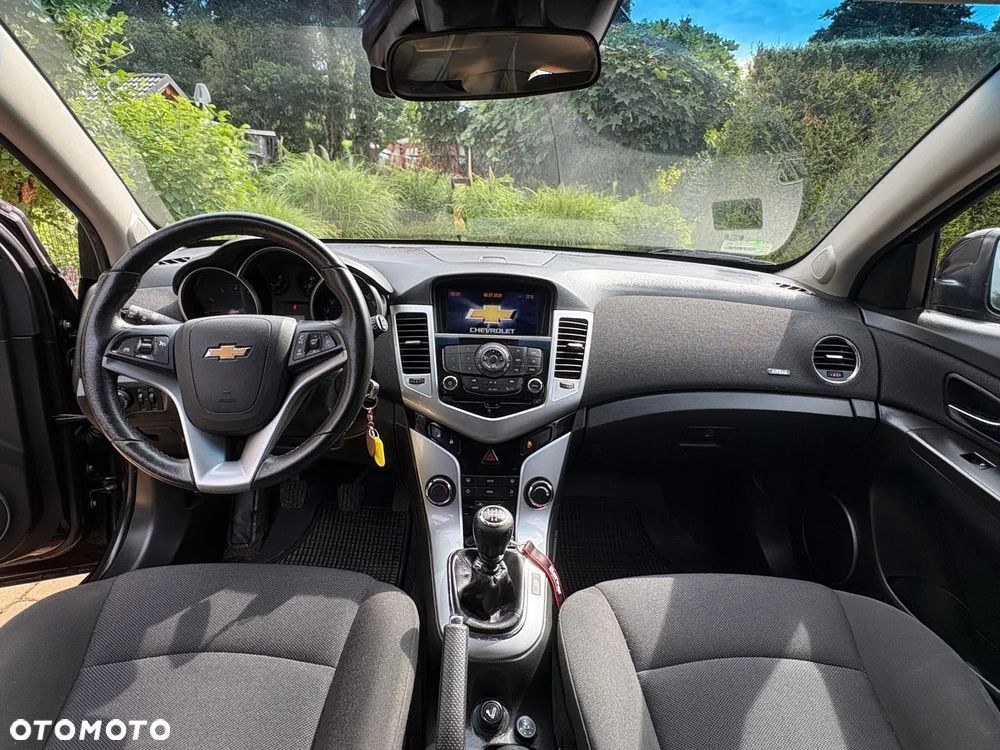 Chevrolet Cruze 1.8 LT - 11