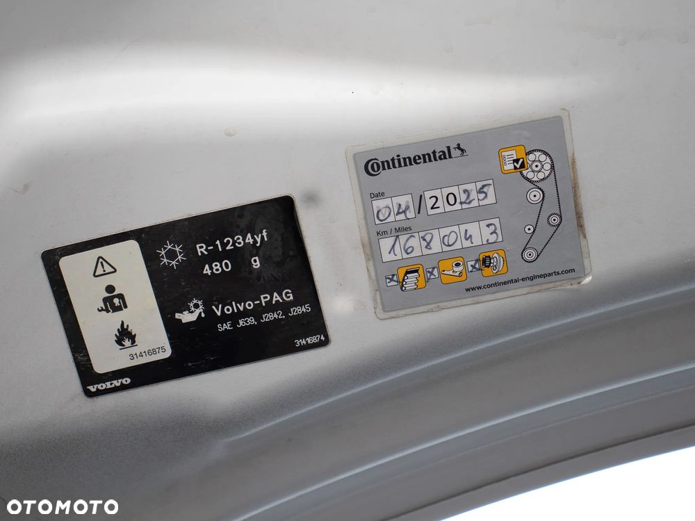 Volvo XC 40 D4 AWD Geartronic R-Design - 32