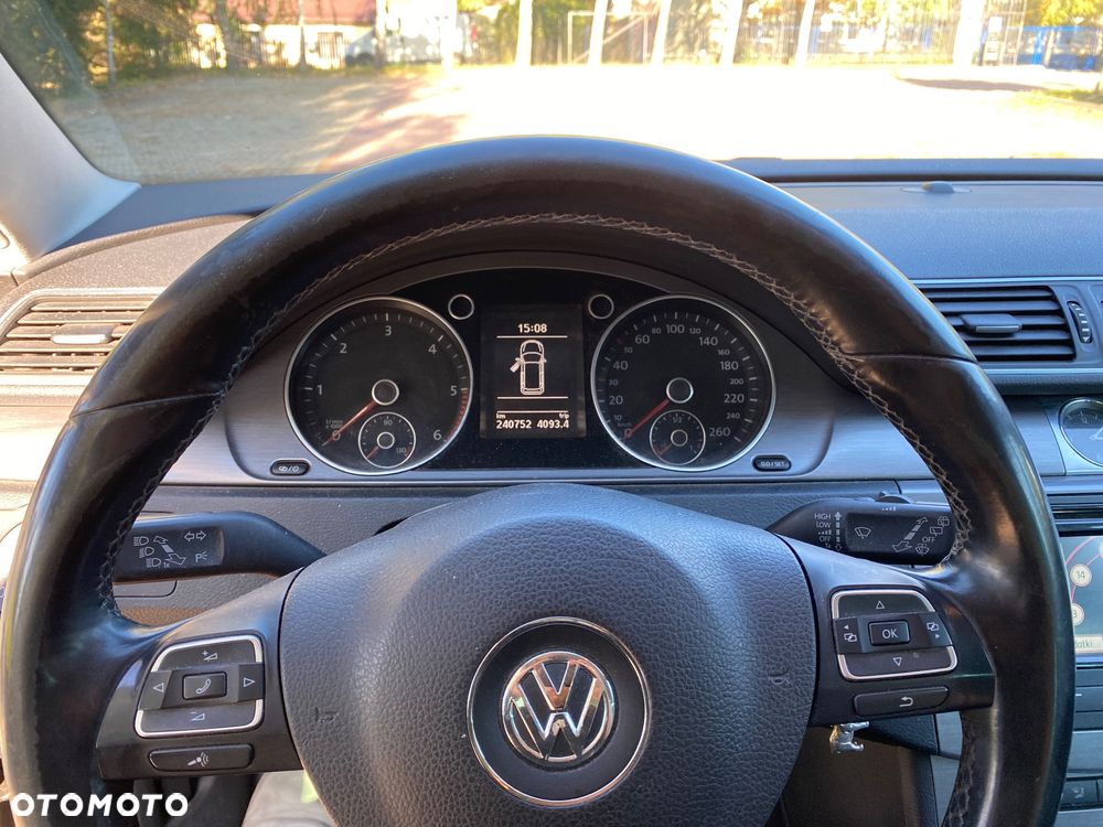 Volkswagen Passat 2.0 TDI Comfortline - 20