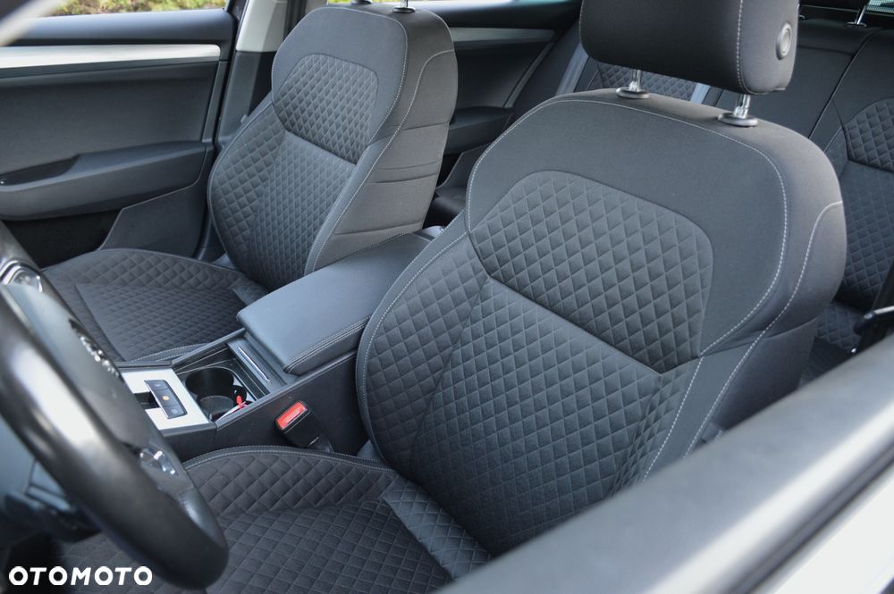 Skoda Superb 2.0 TDI SCR Sportline DSG - 23