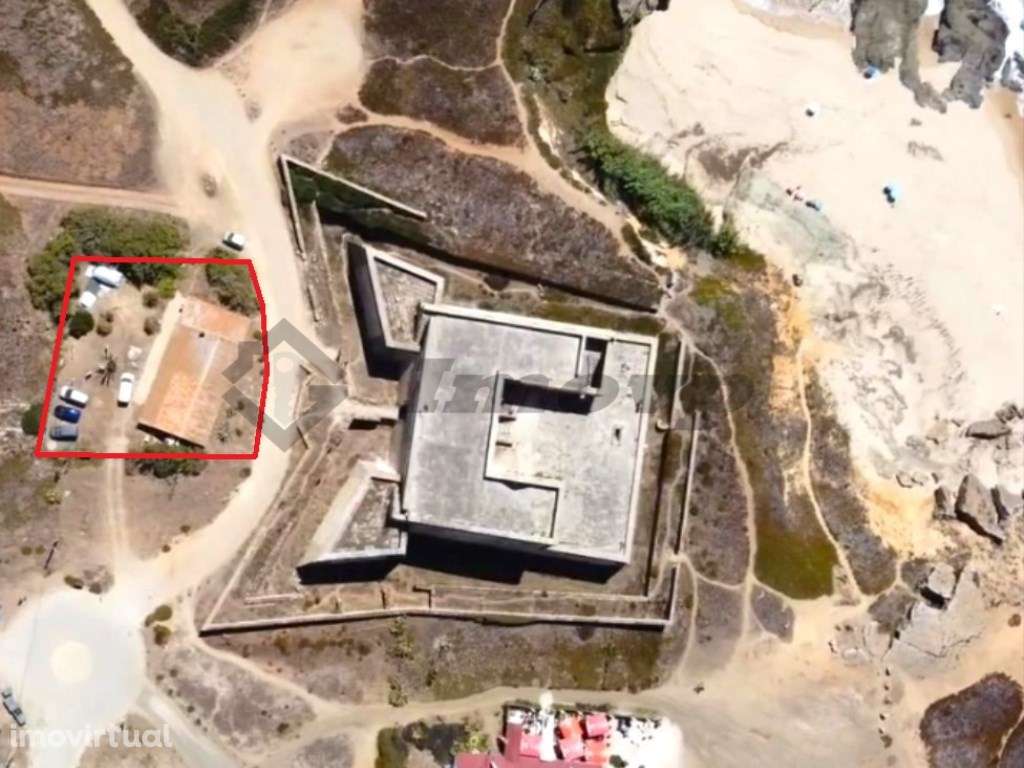 Moradia localizada na Ilha do Pessegueiro - Grande imagem: 5/11