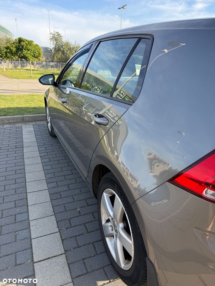 Volkswagen Golf - 2