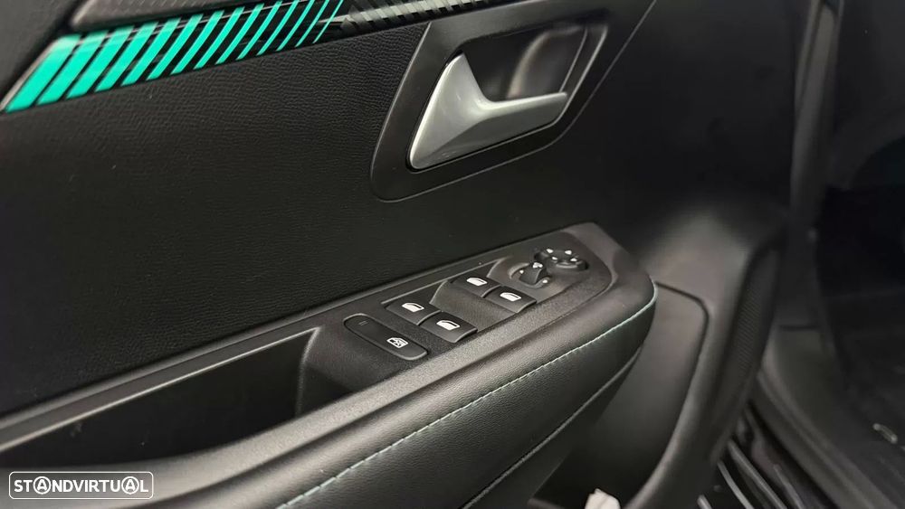 Peugeot e-208 - 17