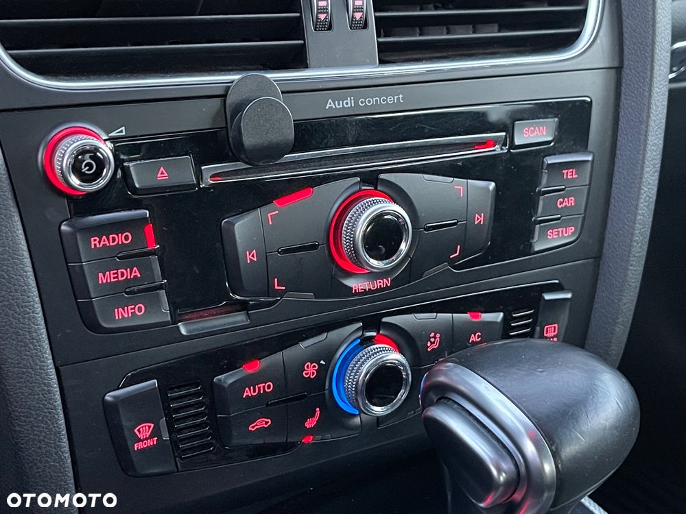 Audi A4 Limousine 2.0 TDI DPF quattro S tronic Attraction - 32