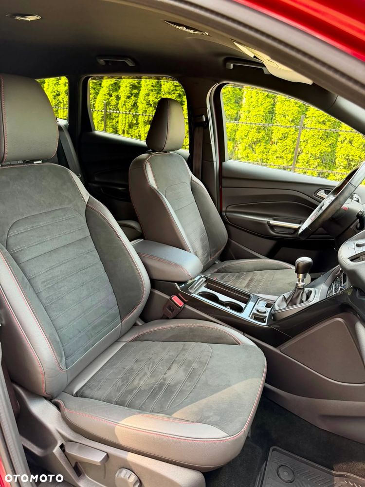 Ford Kuga 1.5 EcoBoost ST-LINE - 15