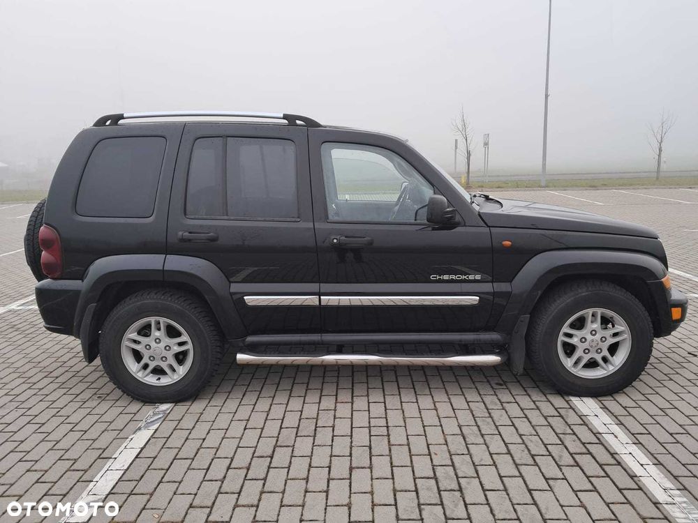 Jeep Cherokee - 4