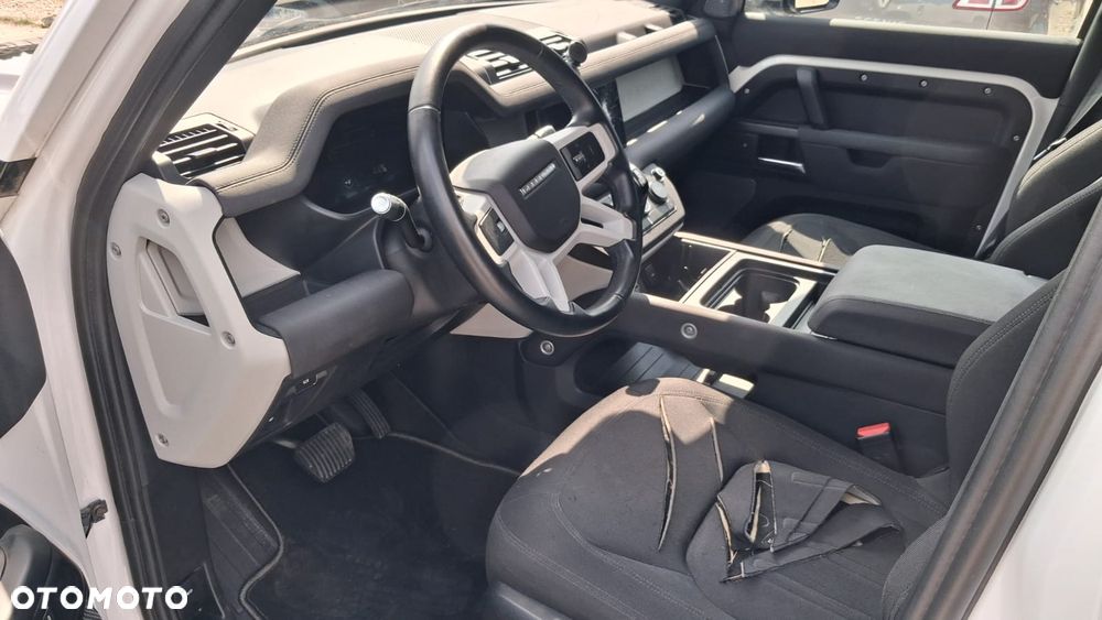 Land Rover Defender 2.0 P300e PHEV X-Dynamic SE - 11