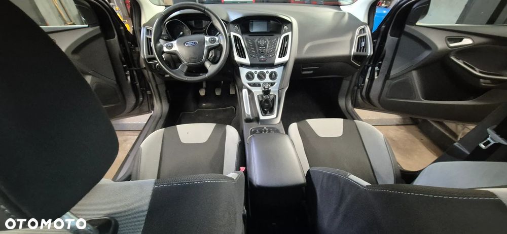 Ford Focus - 8