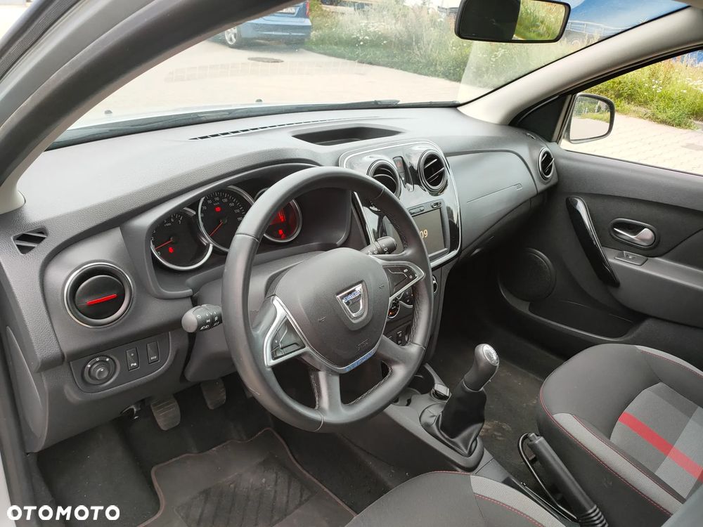Dacia Logan TCe 90 S&S Stepway Celebration - 16