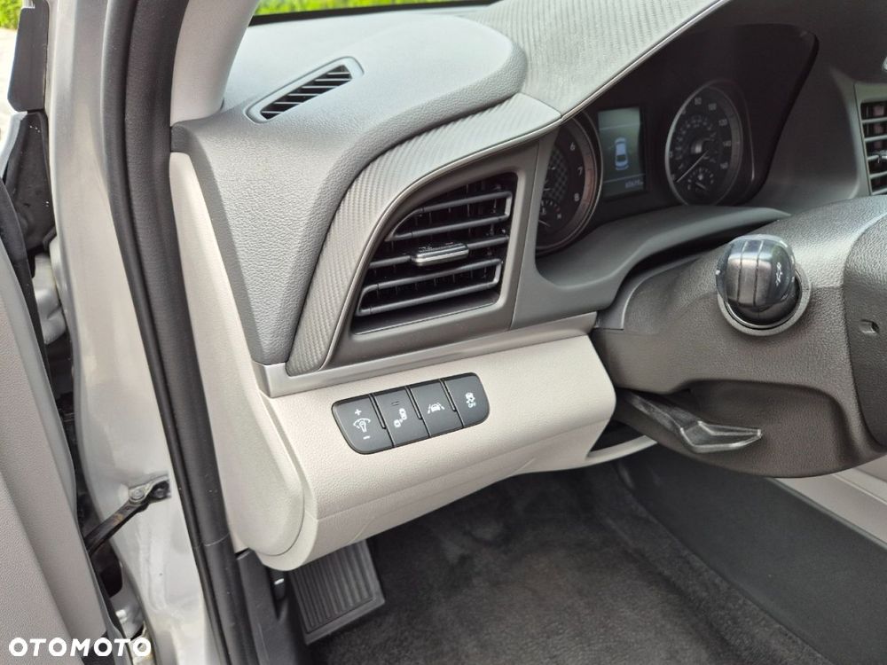 Hyundai Elantra - 20