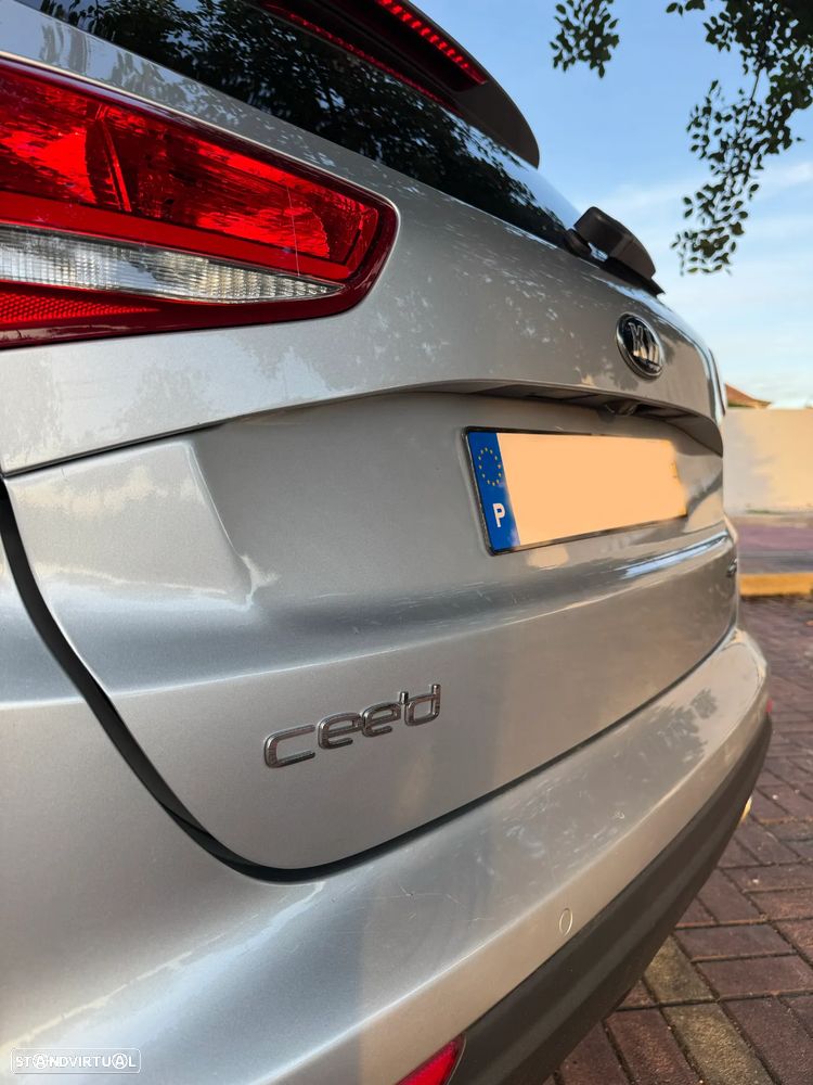 Kia Ceed SW 1.6 CRDi GT Line - 9