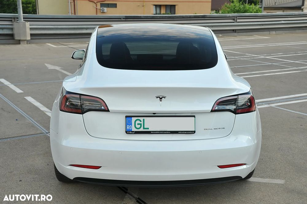 TESLA Model 3 2022 — imagine 11