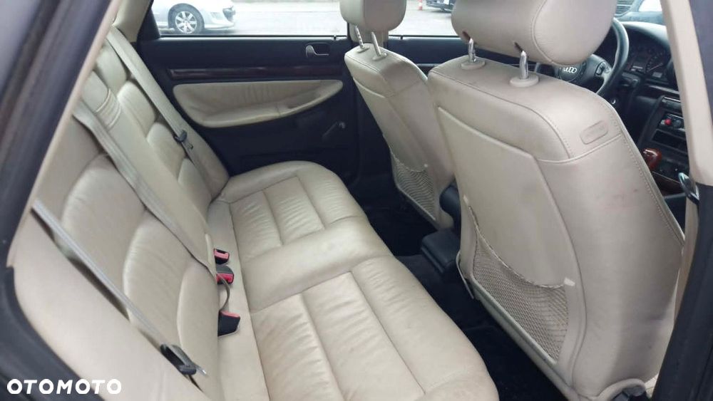 Audi A4 Limousine - 9