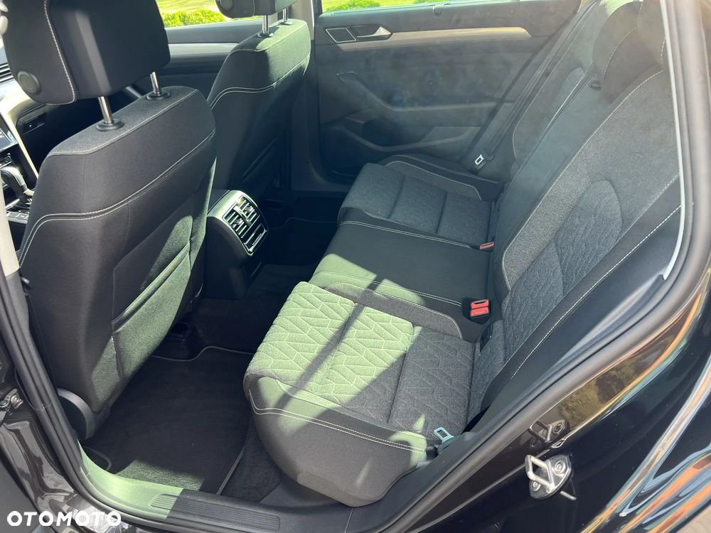 Volkswagen Passat 2.0 TDI EVO Business DSG - 12