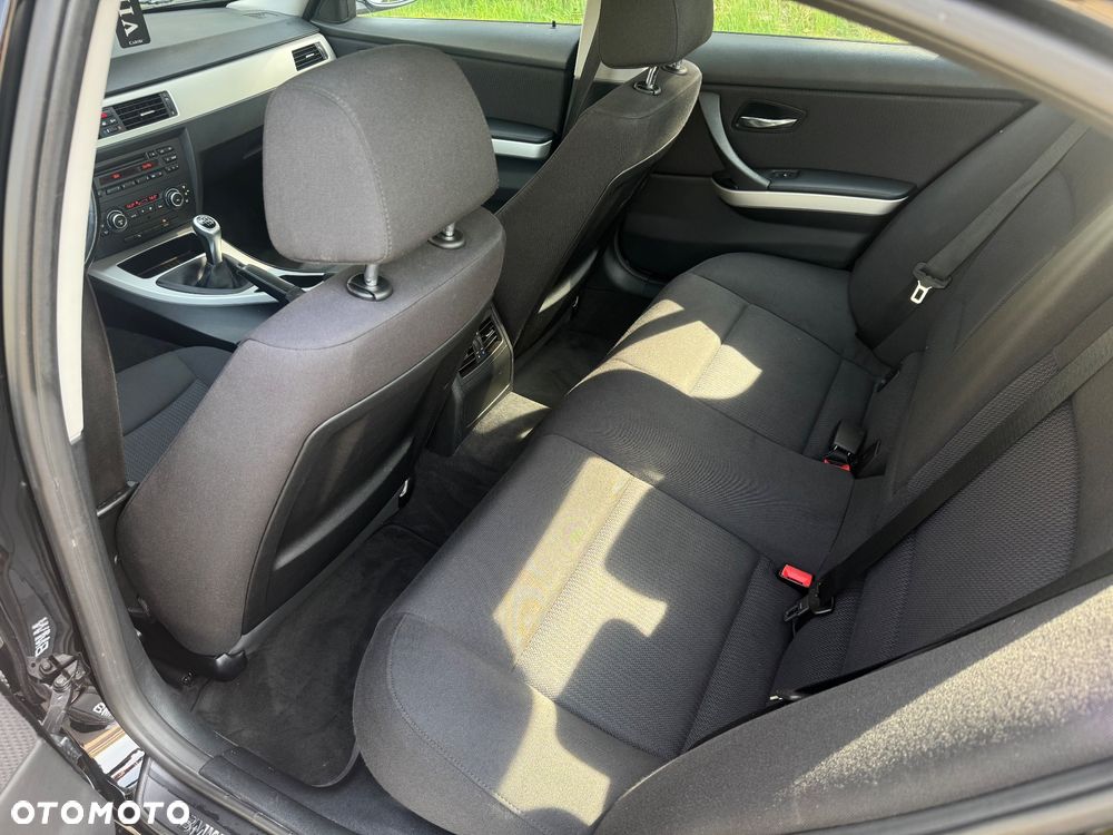 BMW Seria 3 320d DPF Edition Sport - 20