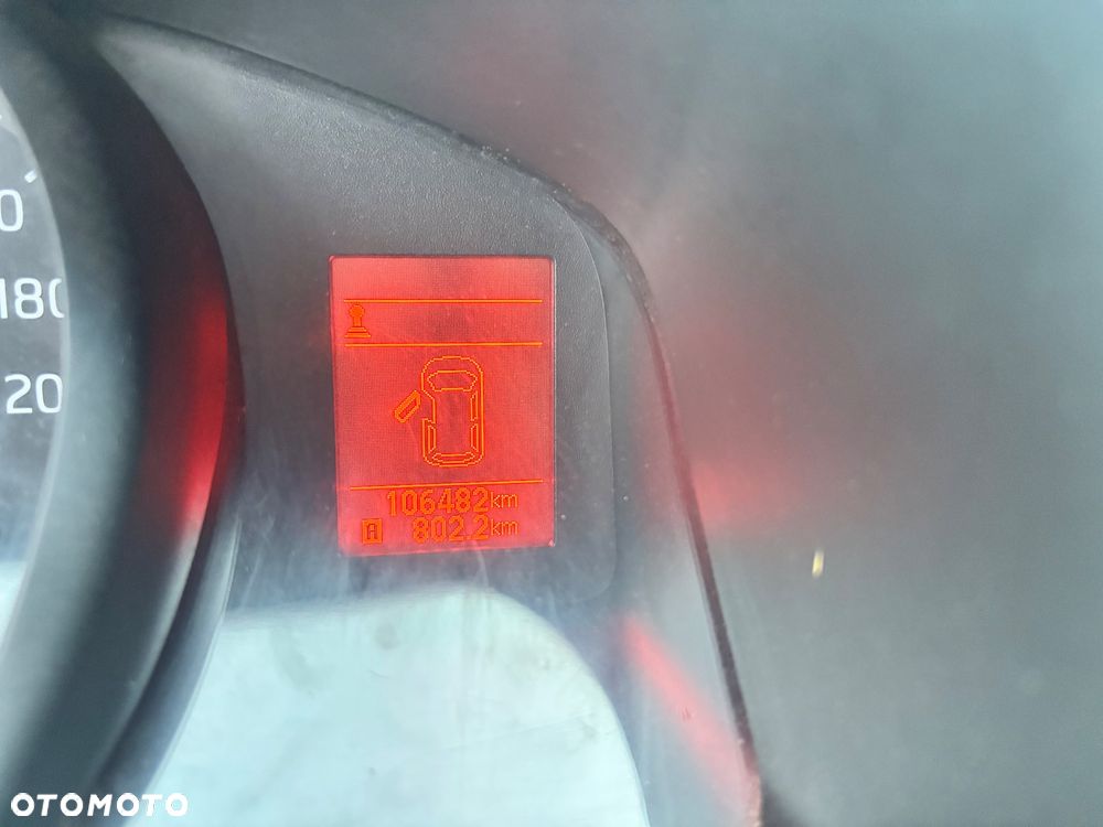 Nissan NV200 - 24