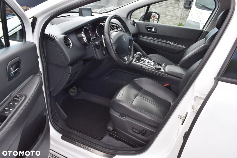 Peugeot 3008 2.0 HYbrid4 - 5