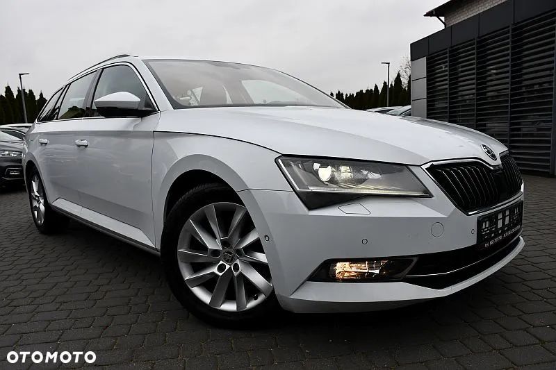 Skoda Superb 2.0 TDI Sportline - 2