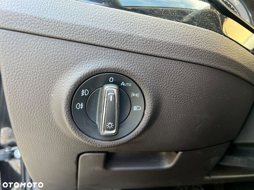 Skoda Superb 2.0 TDI DSG L&K - 26