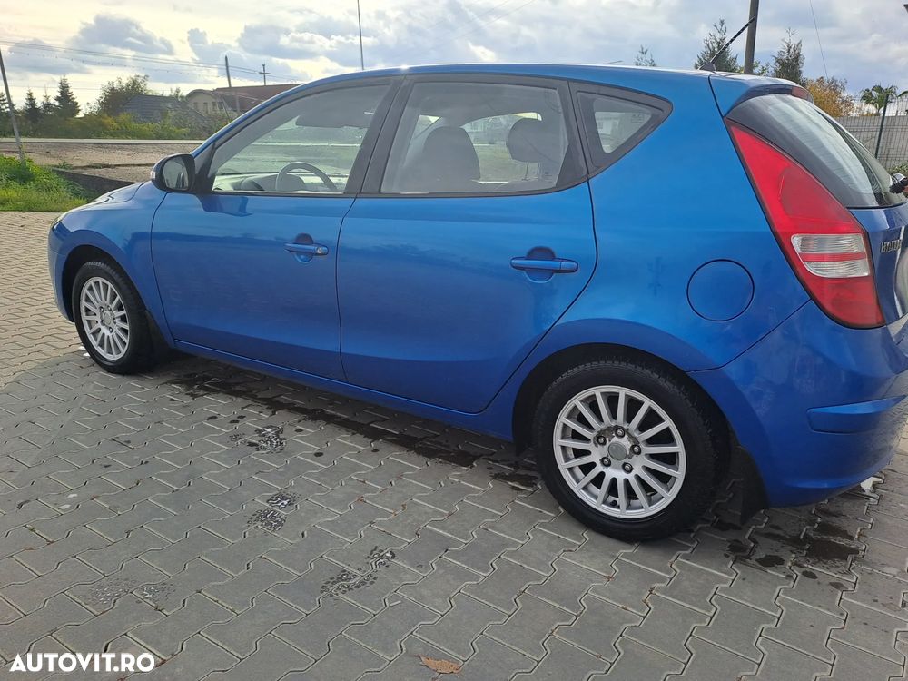 Hyundai i30 1.6 CRDI blue Comfort - 5