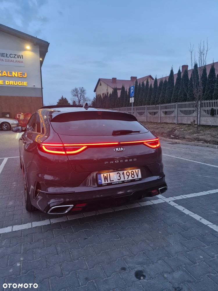 Kia ProCeed - 12