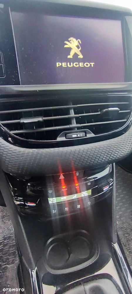 Peugeot 2008 1.6 BlueHDi Allure - 17