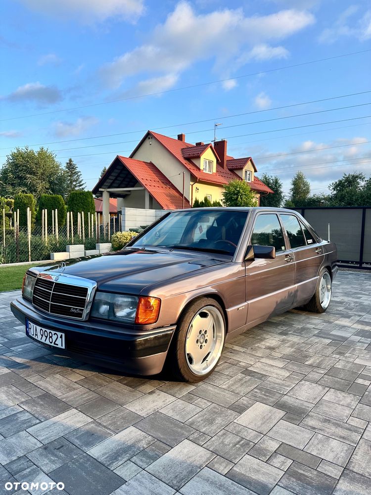 Mercedes-Benz W201 (190) - 1
