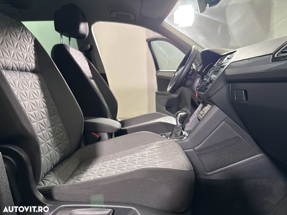 Volkswagen Tiguan - 12